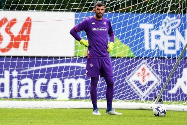 牛鑫所 隆戈丨为转会米兰自愿降薪