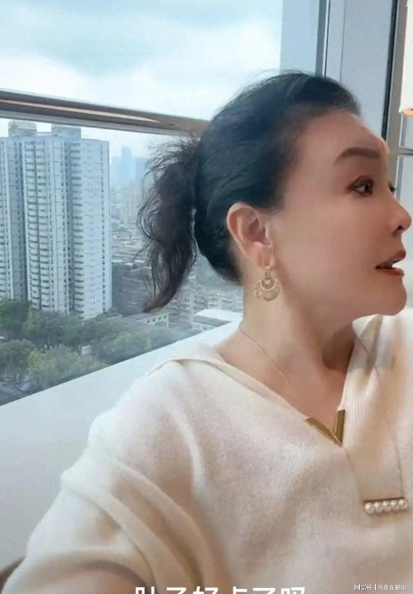 鼎盛证券 箖箖逛成都吃坏肚子，张兰回应不敢再放孩子视频，汪小菲不高兴了